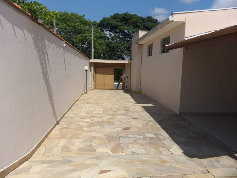 68e6e371-ddd2-4b01-b2c7-311646de191f.jpg