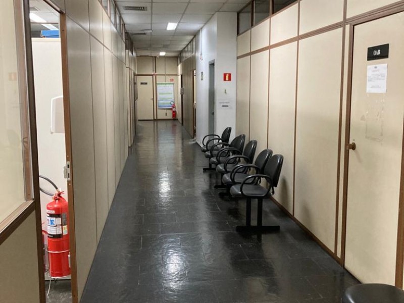 CORREDOR ACESSO SALAS.jpeg